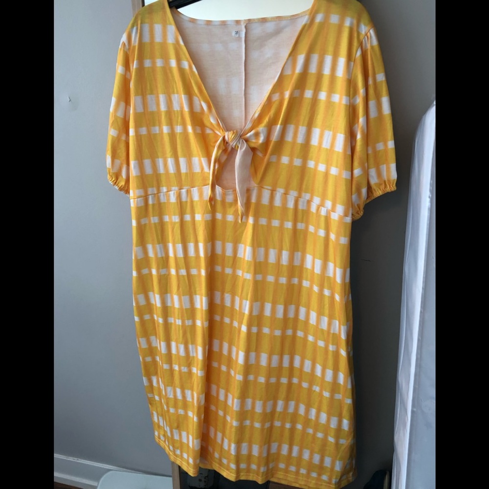 Maternity dress - Yellow with bow cut out in the front